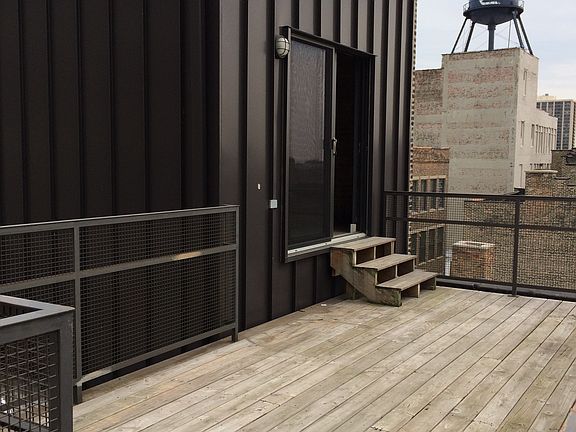 Private Deck (2nd outdoor space)