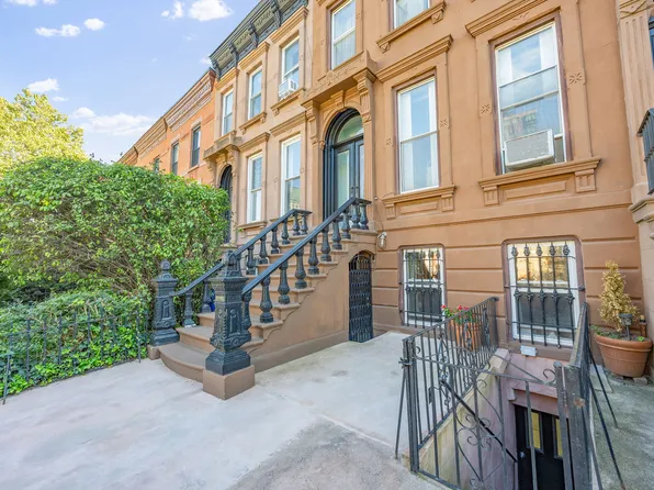 578 Bergen Street image 2 of 30