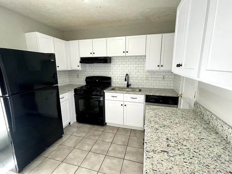 4291 Grogan kitchen 2_03022022
