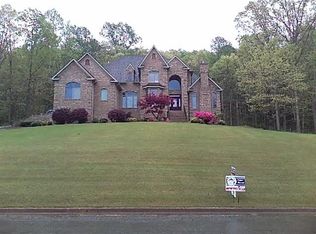 1642 Lake Cove Dr, Decatur, AL 35603