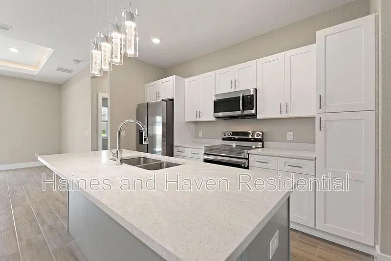4 bed, 2.0 bath, 1623 sqft, $1,995 — Photo 4