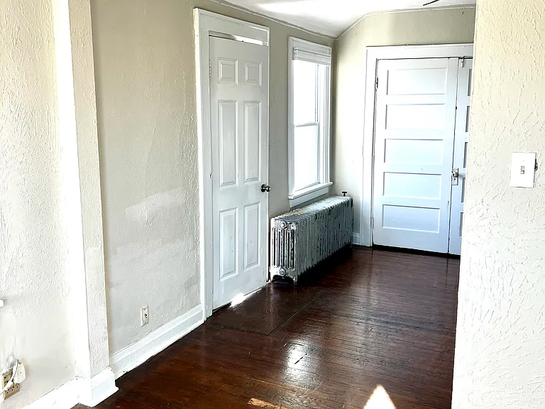 2722 Short Vine St #17 — Photo 6