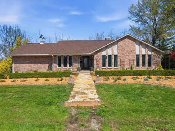 526 W Osborne St, Bethel, OH 45106