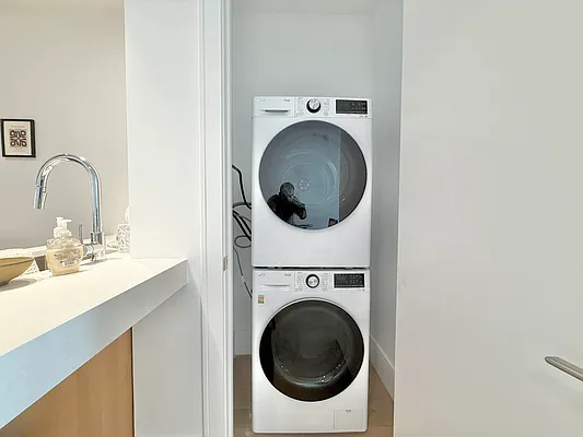 Rented by Watermark Capital Management LLC | media 28