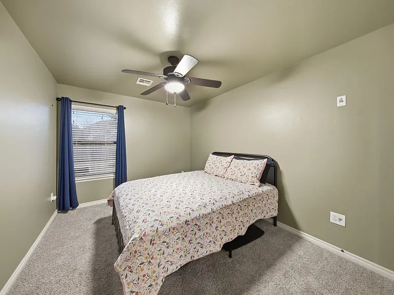2425 Glenmere Dr — Photo 15