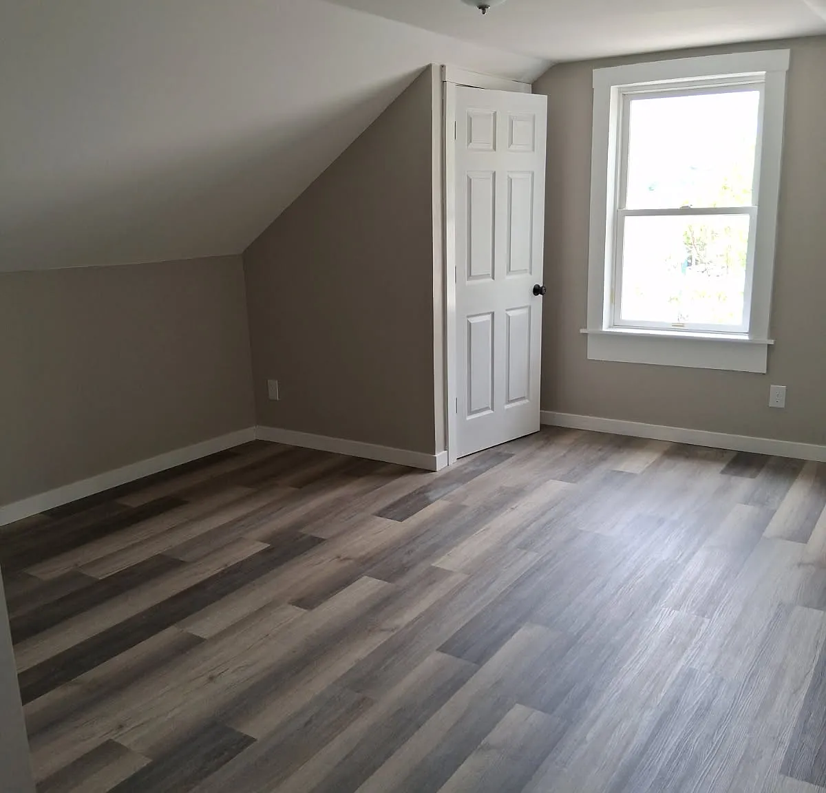3 bed, 100 sqft, $1,475 — Photo 3