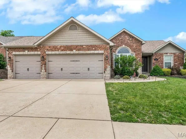 2325 Providence Park Ln, Herculaneum, MO 63048