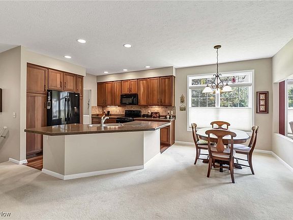 4th image of 566 Brennans Ct