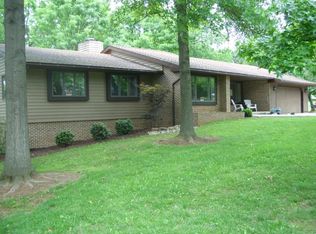 1944 Fairway Rd, Hellertown, PA 18055