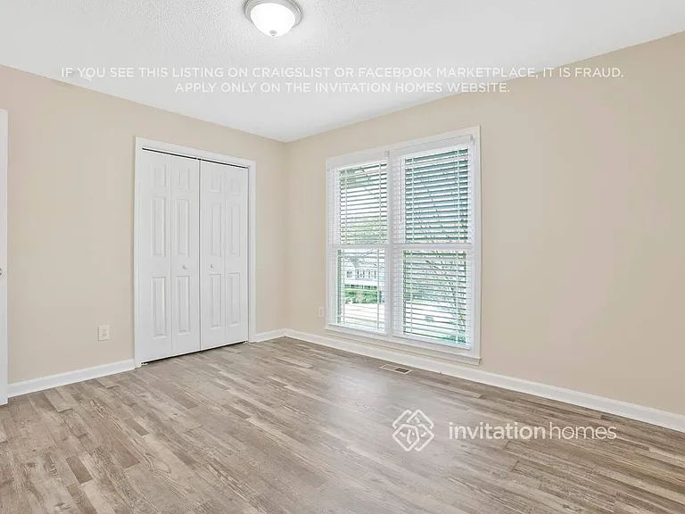 251 Warrenton Dr — Photo 13