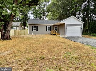 77 Forest Grv, Colonial Beach, VA 22443