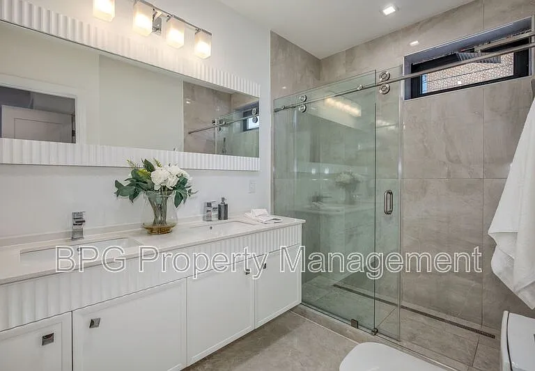 3921 W St NW #1 — Photo 80