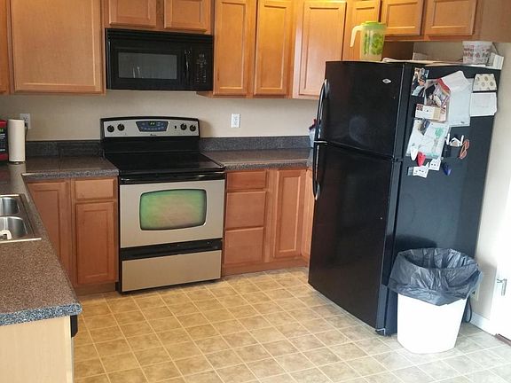 4th image of 814 Blue Spruce Way #5