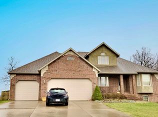 5 Remington Dr, Monett, MO 65708