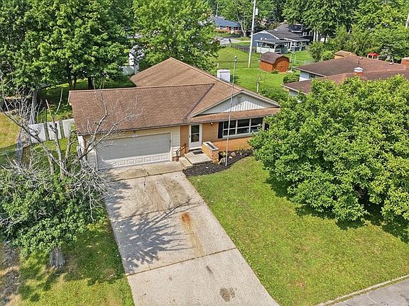 3rd image of 749 Timberlane Dr
