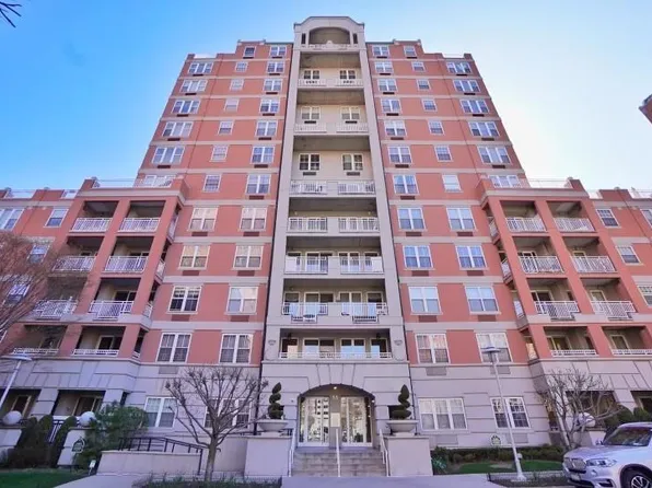 55 Oceana Dr E APT 2G, Brooklyn, NY 11235
