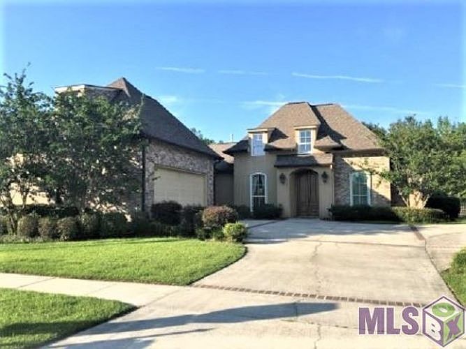 1st image of 18524 Lake Harbor Ln