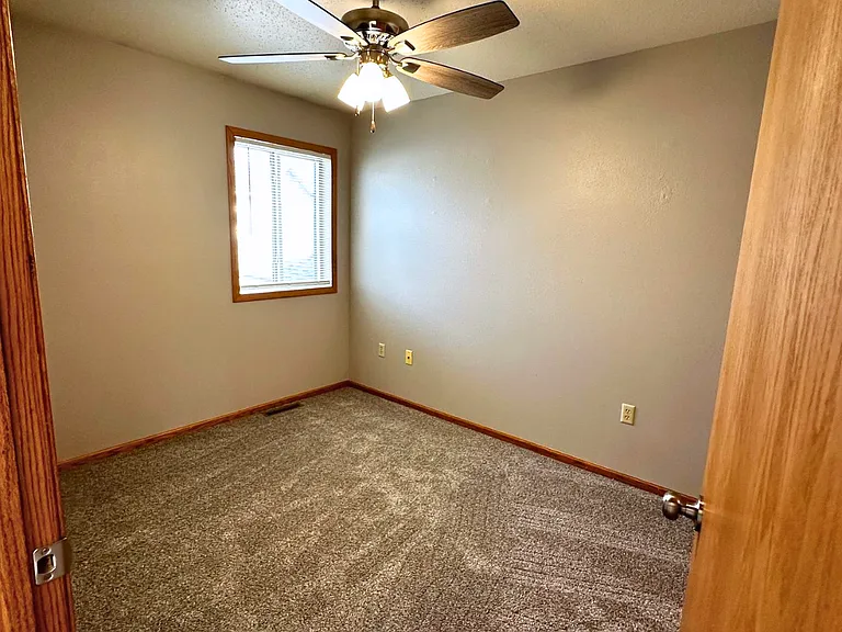 862 Kari Dr — Photo 5
