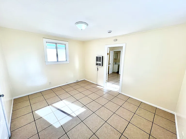 721 Flint Ave — Photo 9