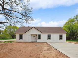 210 Stevens Ave, Bridgeport, TX 76426