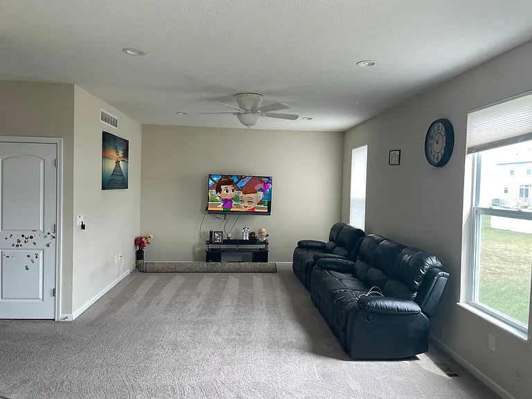 515 Weaver Ridge Dr — Photo 14