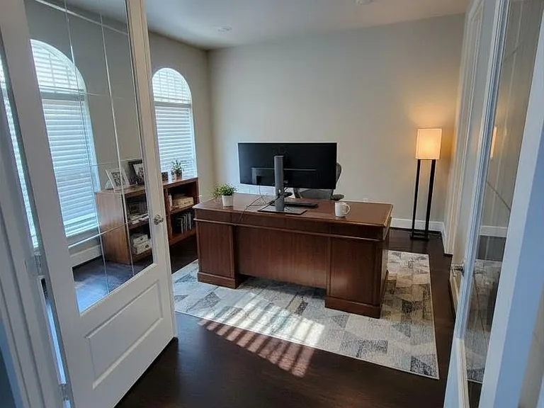 2705 Kennedy St — Photo 5