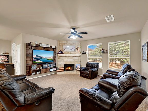 4th image of 10426 Shire Country