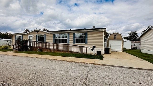 1st image of 70 Lodgewood Dr