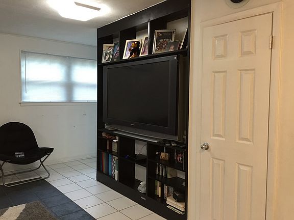 2nd image of 145 Sunset Dr