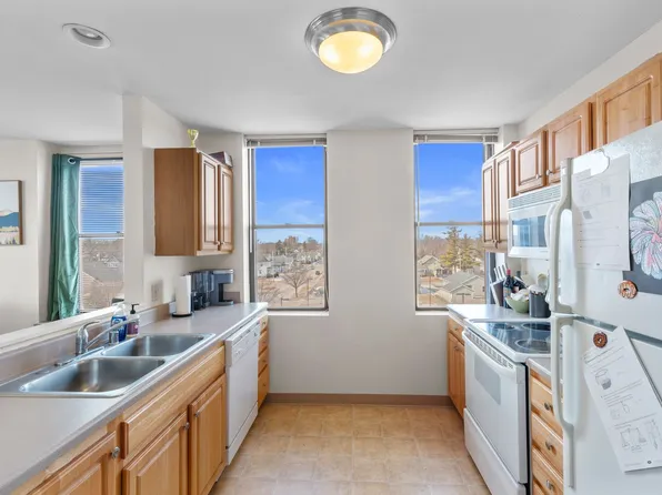 1120 E Parkway Ave APT 105, Oshkosh, WI 54901