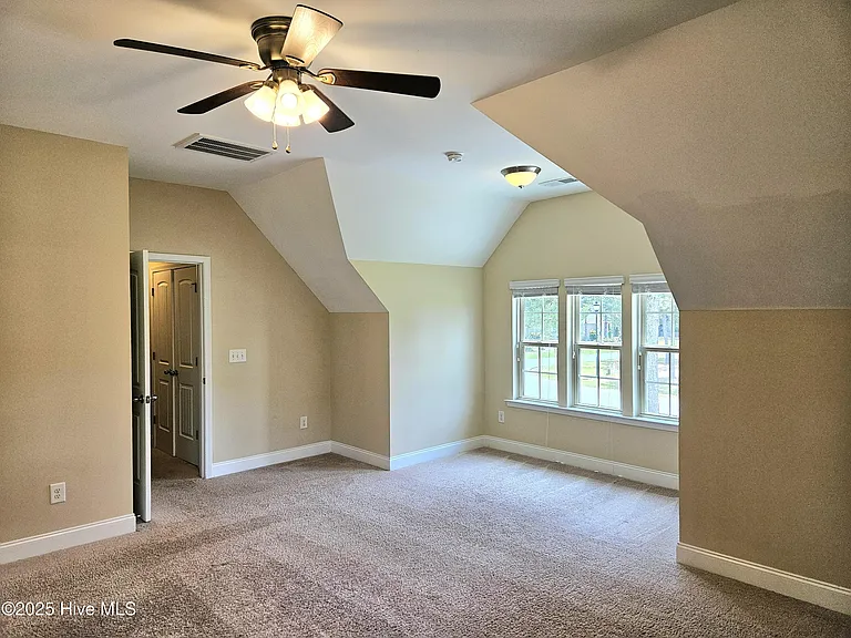 100 Mayfield Ct — Photo 37