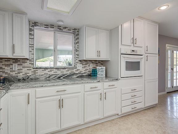 GRANITE COUNTERTOPS