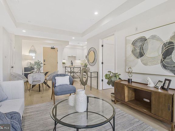 4th image of 1654 K St NE #8