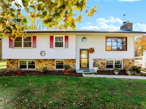 5962 Braysville Rd, Spencer, IN 47460