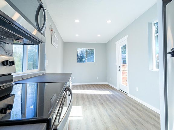 3rd image of 23040 Cedar Ln