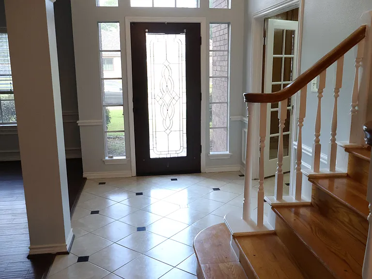 Front entry way with a great view of the who is at the door.