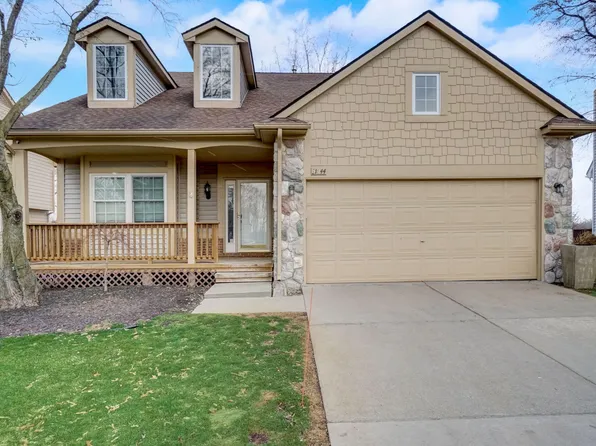 31044 Silverdale Dr, Novi, MI 48377
