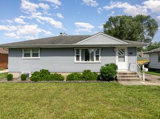 17637 Burnham Ave, Lansing, IL 60438