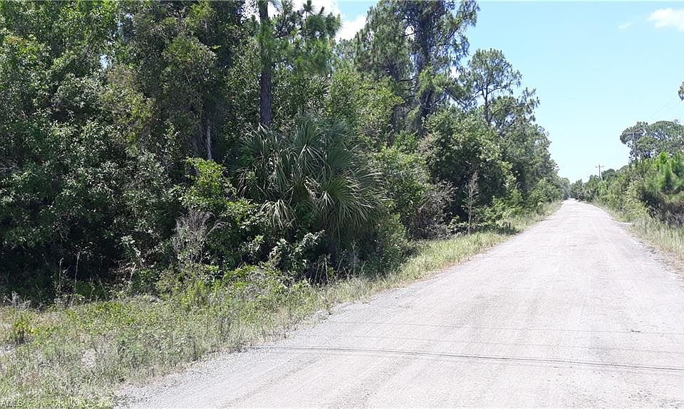 2nd image of 3230 Janis Rd