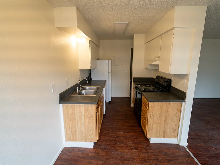 4545 SE Ina Ave #8 — Photo 8