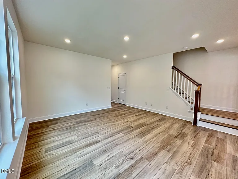 951 Kensley Grove Ln — Photo 8