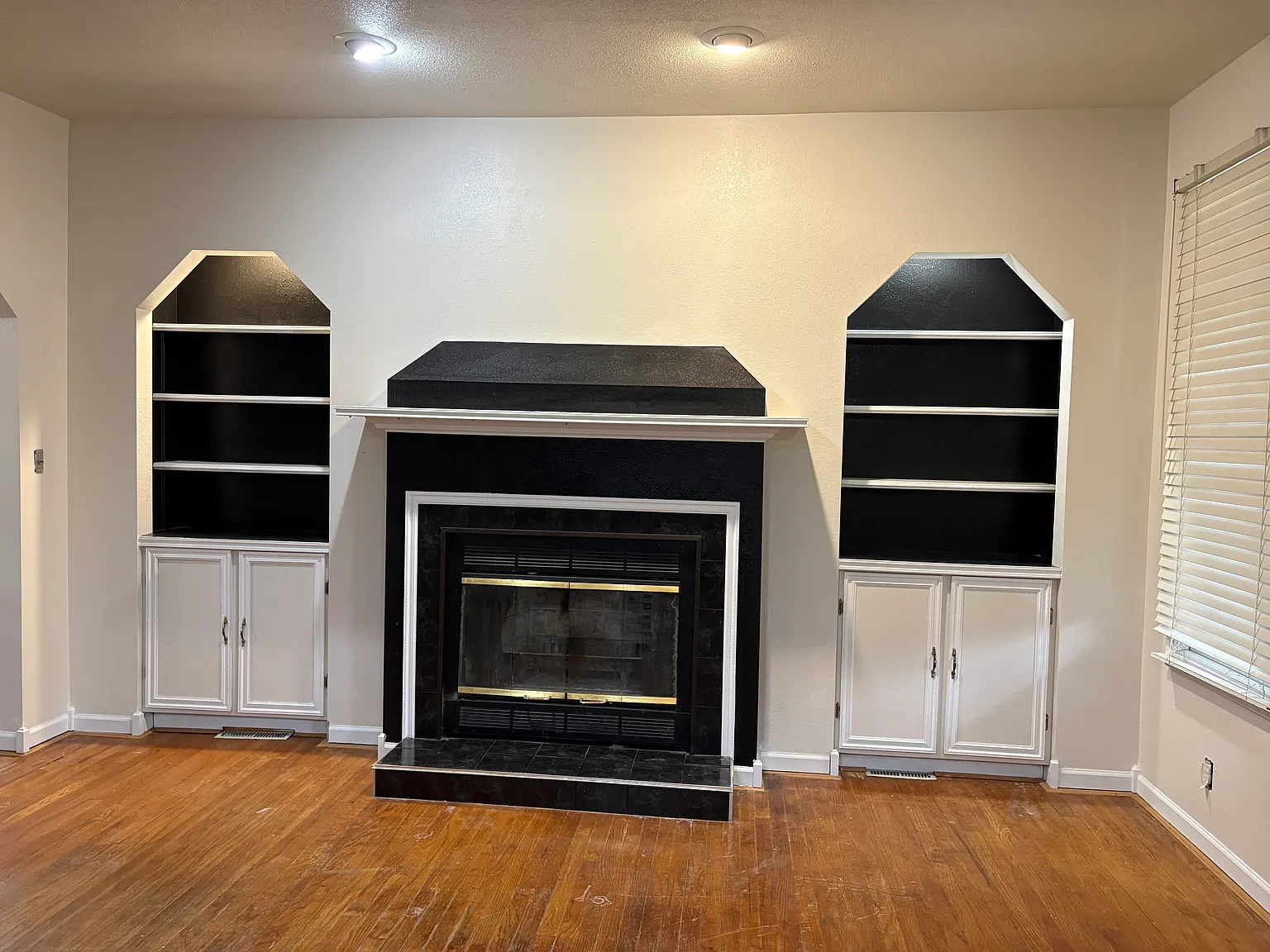 1390 Glen Oak Street — Photo 1