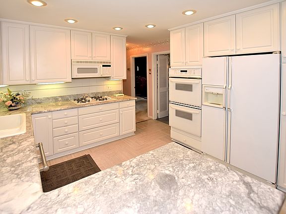 5th image of 5600 Hereford Ct