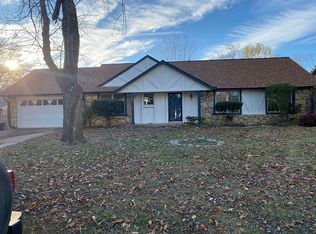 615 Rosewood Cir, Claremore, OK 74017