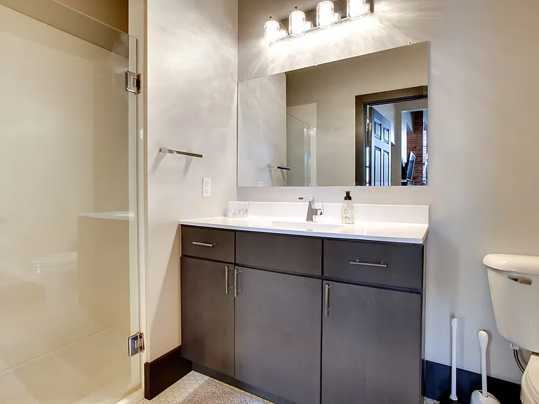 130 N 5th St #1 — Photo 14