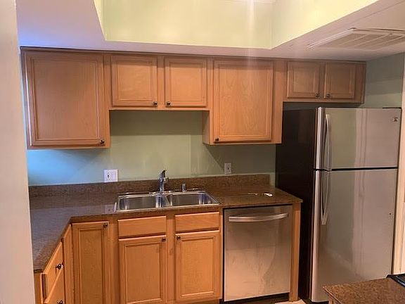 4th image of 6345 Bordeaux Ave #6345