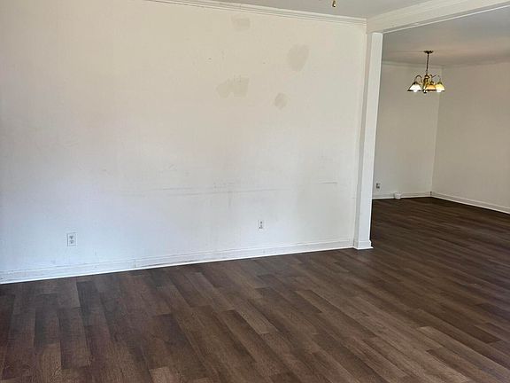 2nd image of 1614 Lexington Drive