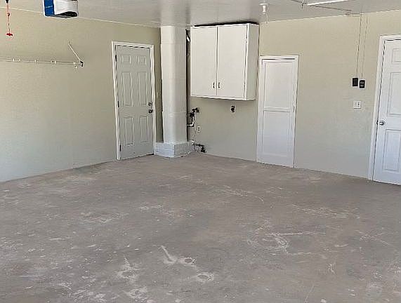 4th image of 609 SW 67th St
