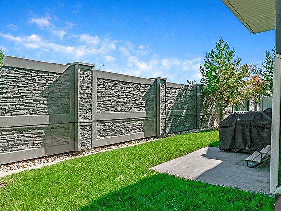 2nd image of 652 W Skyview Ranch Grv NE