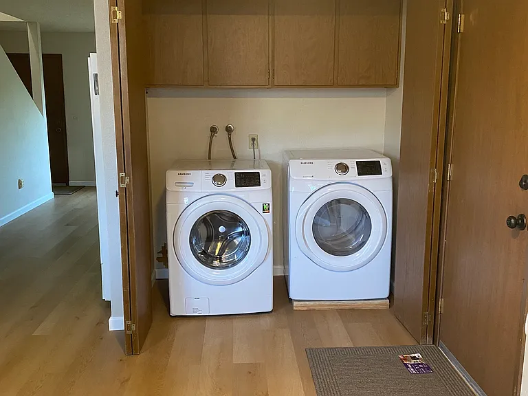 883 Arbor Ave — Photo 6